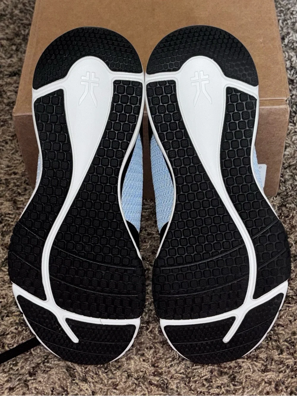 KURU casual athletic